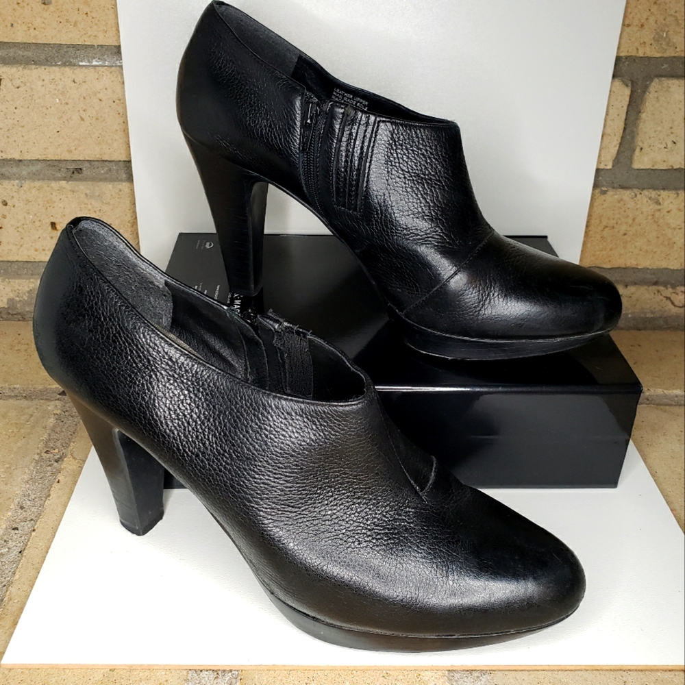 Michael ankle boots, black leather with heel
